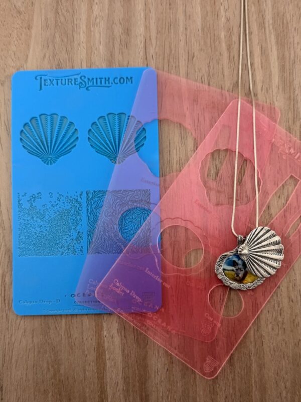 Calypso Swing Locket
